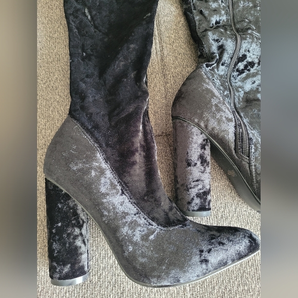 Capri Robbin black thigh high boots in size 7.5 - Picture 2 of 7